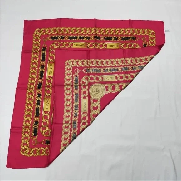 Chanel scarf 100% silk made in Italy royal chains with red fabric - Picture 9 of 10